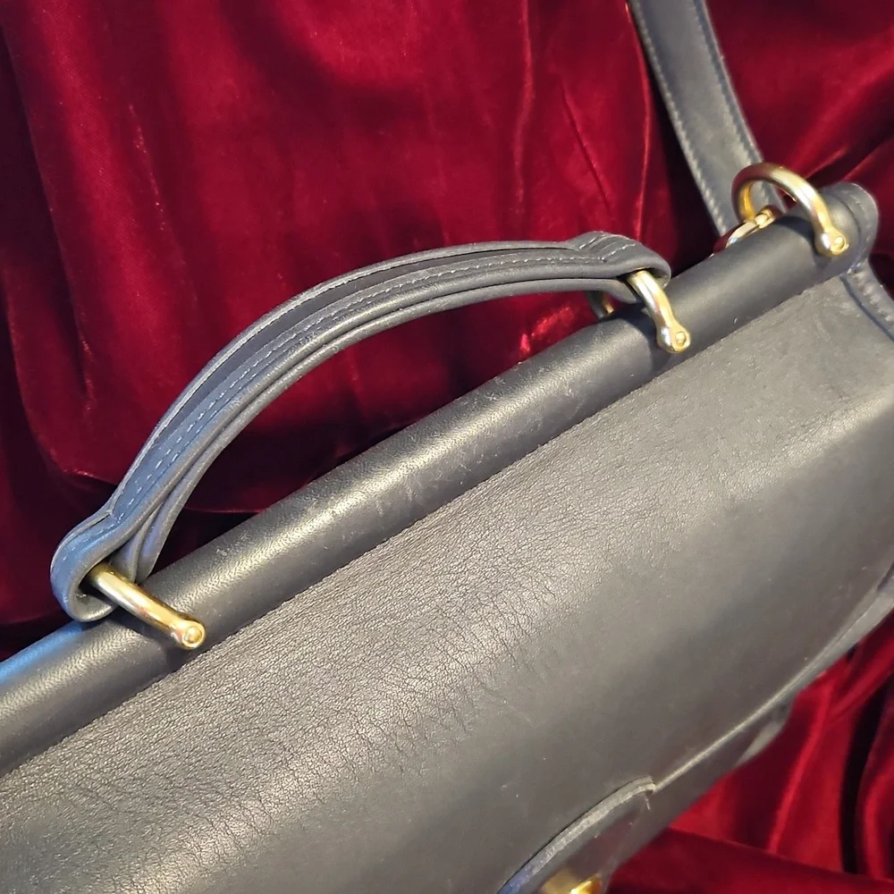 Vintage Coach Blue Leather Handbag - Picture 4 of 16